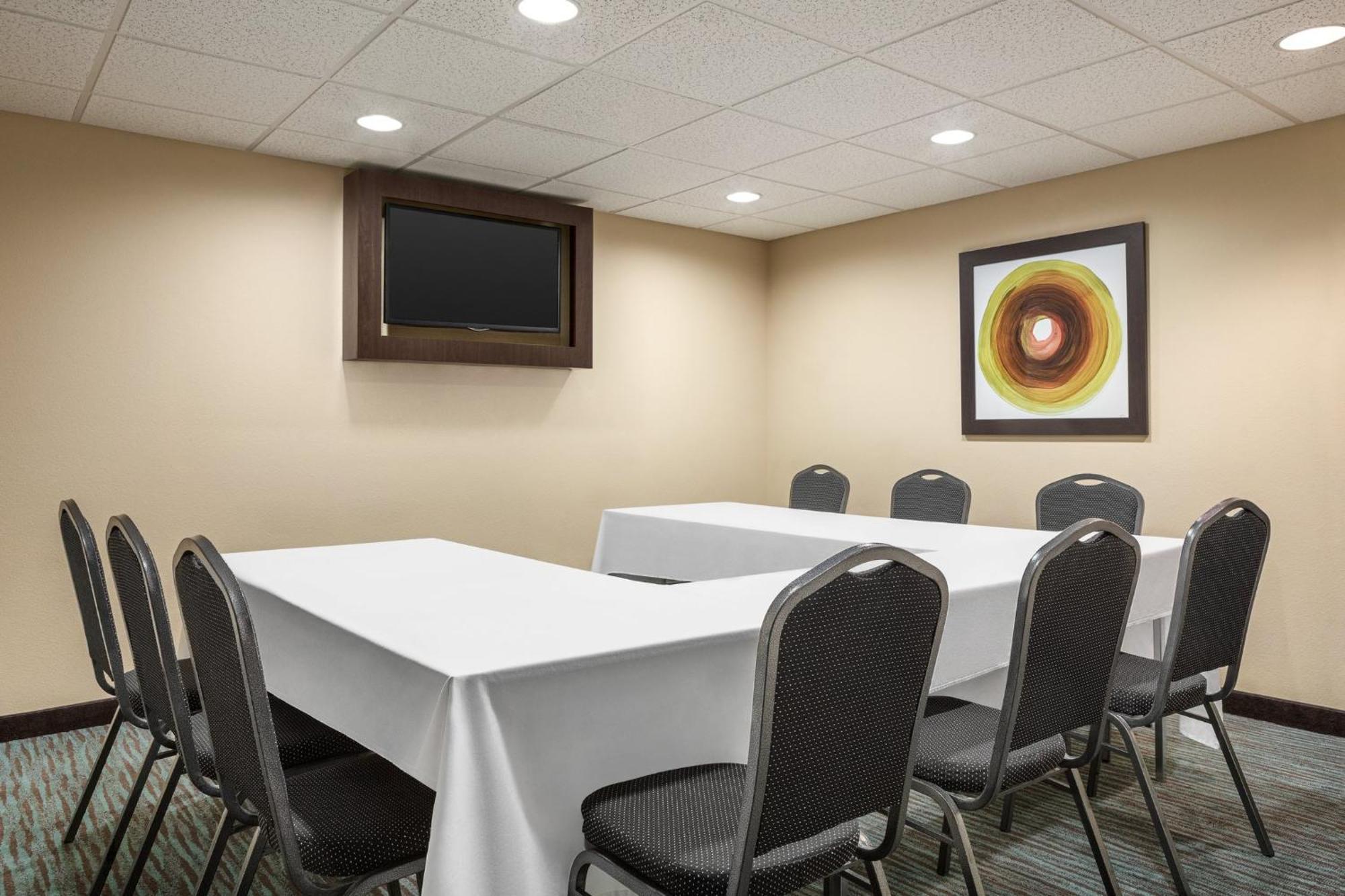 Holiday Inn Express & Suites Colorado Springs Central By Ihg Exterior photo