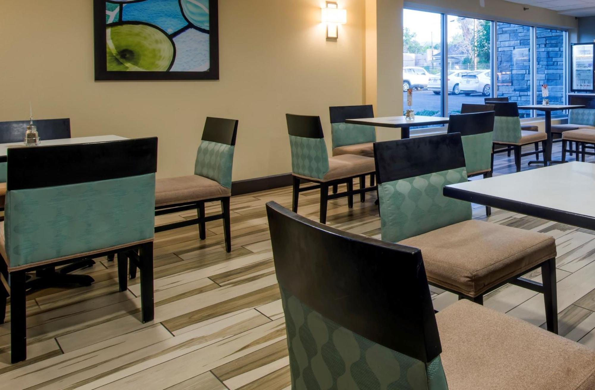 Holiday Inn Express & Suites Colorado Springs Central By Ihg Exterior photo